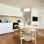 Gemuetliche Mit Meerblick Und Terrasse - Nur 50 Meter Zum Inklusive Parkplatz Und Fahrradunterstellplatz Appartamento Sierksdorf