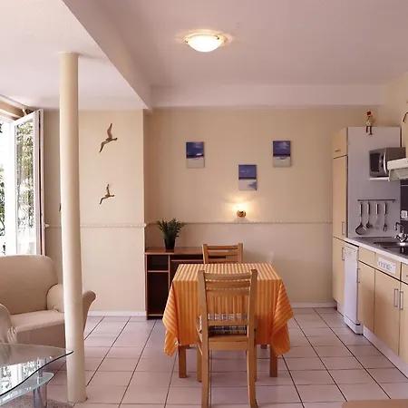 Gemütliche Meerblick-ferienwohnung: Strandnah Mit Terrasse Und Parkplatz *