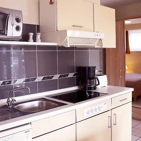 Apartment Gemütliche Meerblick-ferienwohnung: Strandnah Mit Terrasse Und Parkplatz *