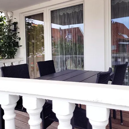 Gemütliche Meerblick-ferienwohnung: Strandnah Mit Terrasse Und Parkplatz